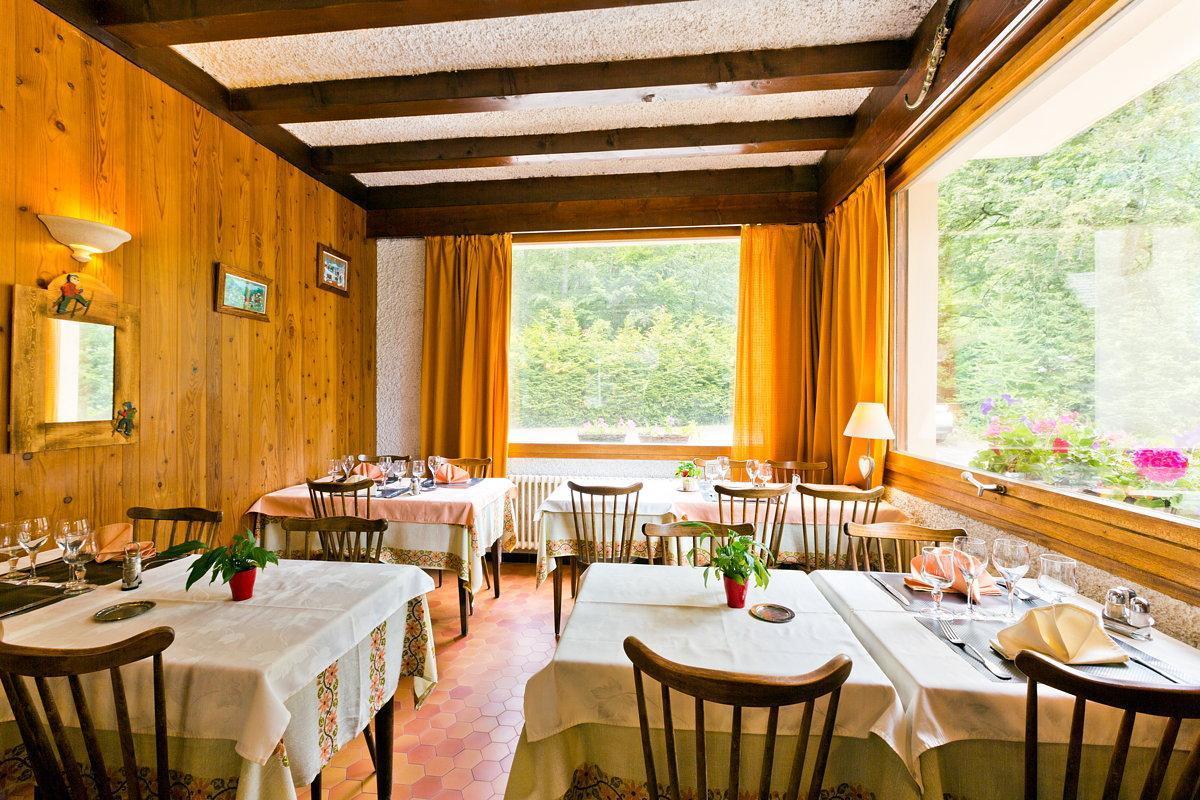 Logis Hotel Les Sapins Montriond Exterior photo