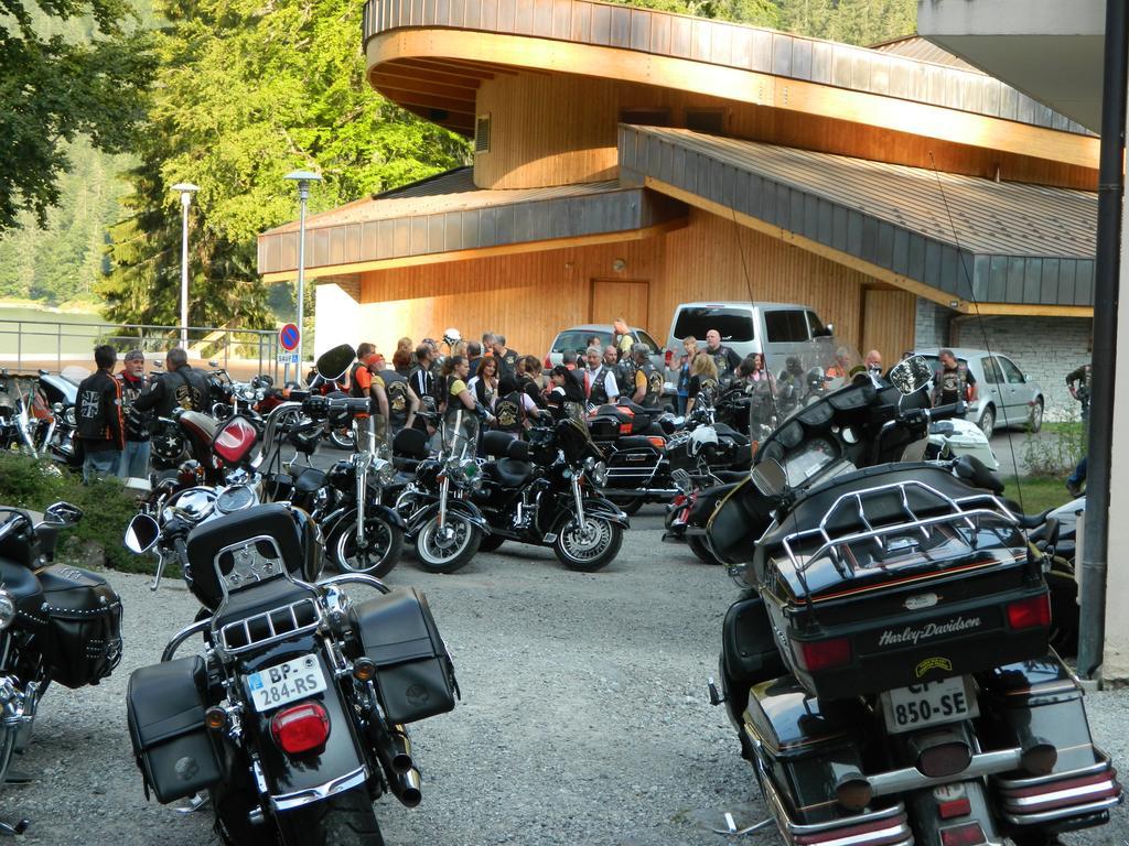 Logis Hotel Les Sapins Montriond Exterior photo
