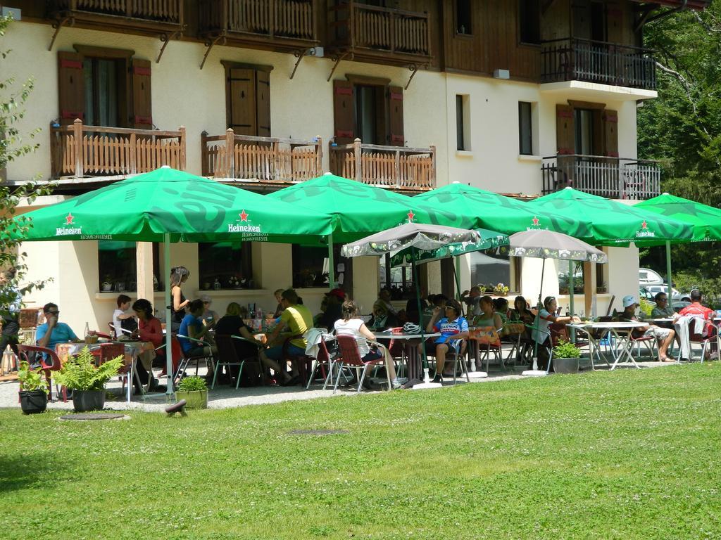 Logis Hotel Les Sapins Montriond Exterior photo